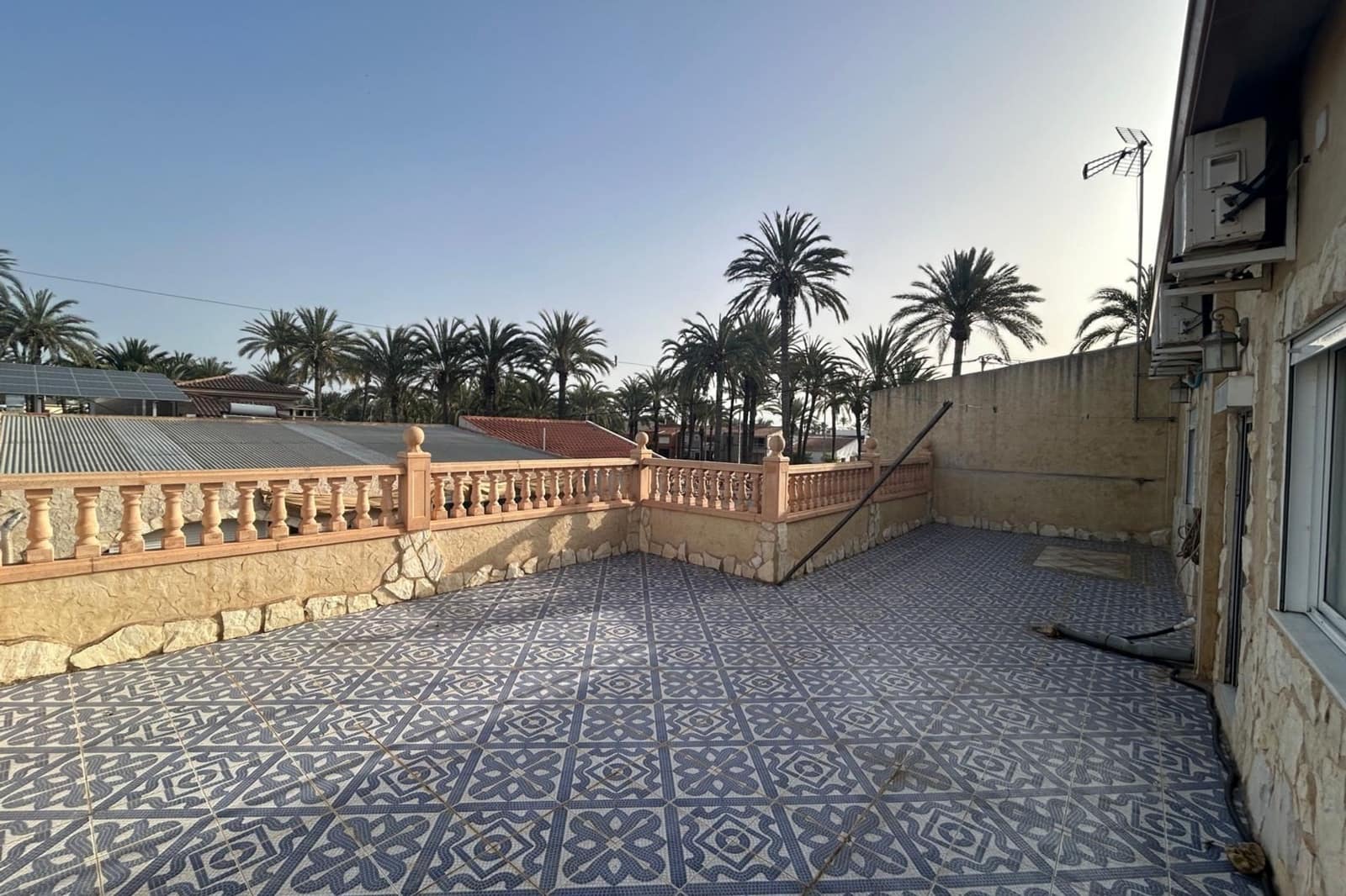 5 makuuhuone Omakotitalo myytävänä paikassa Alicante kaupunki mukana uima-altaan - 325 000 € (Ref: 9761386)