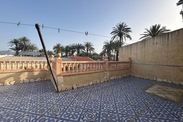 5 soveværelse Byhus til salg i Alicante by med swimmingpool - € 325.000 (Ref: 9761386)