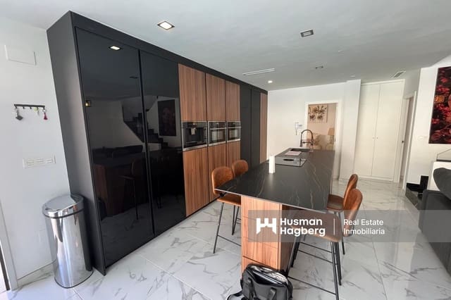 3 quarto Moradia para venda em Los Montesinos com piscina - 399 000 € (Ref: 9776895)