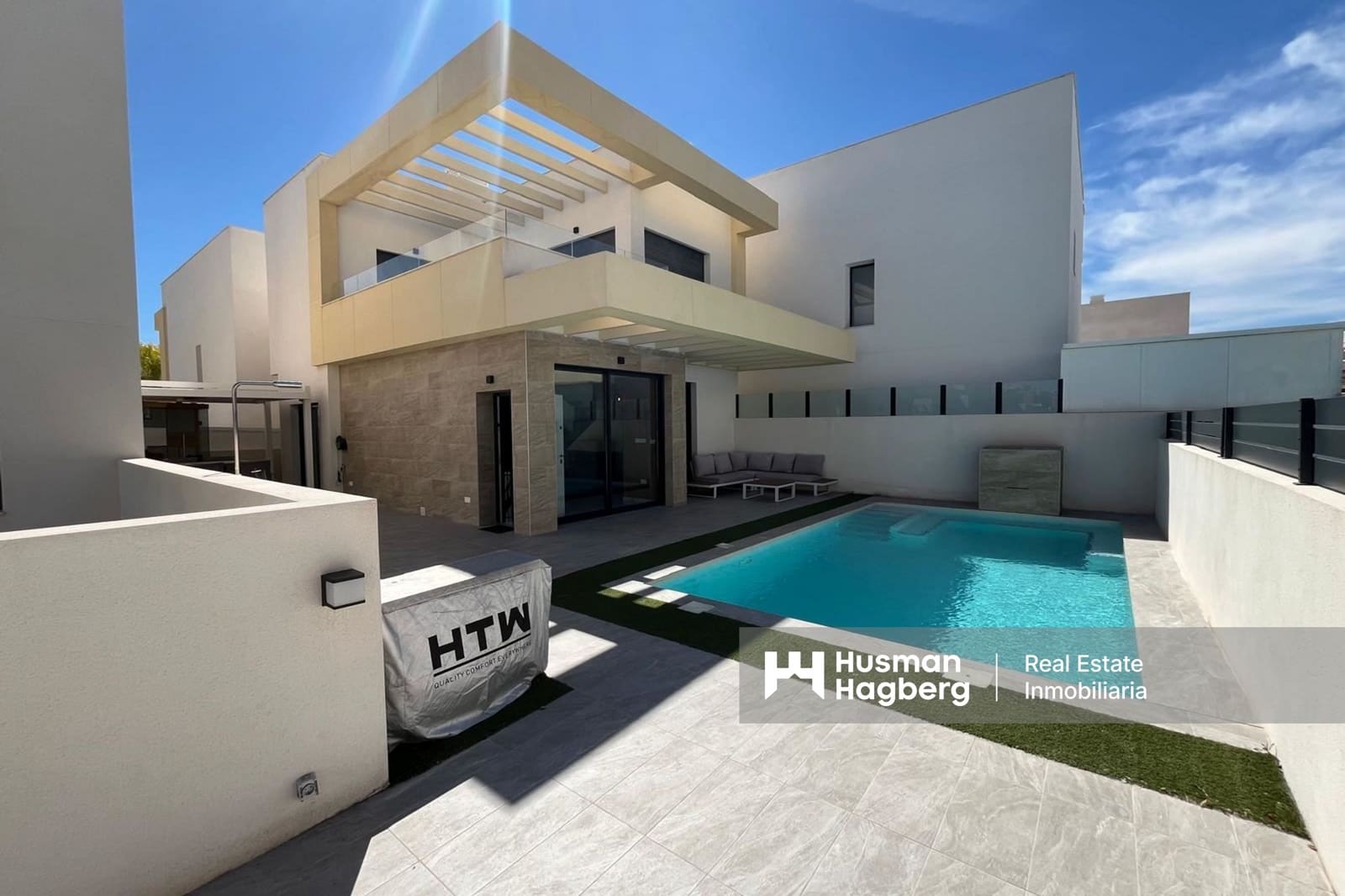 3 bedroom Villa for sale in Los Montesinos with pool - € 399,000 (Ref: 9776895)