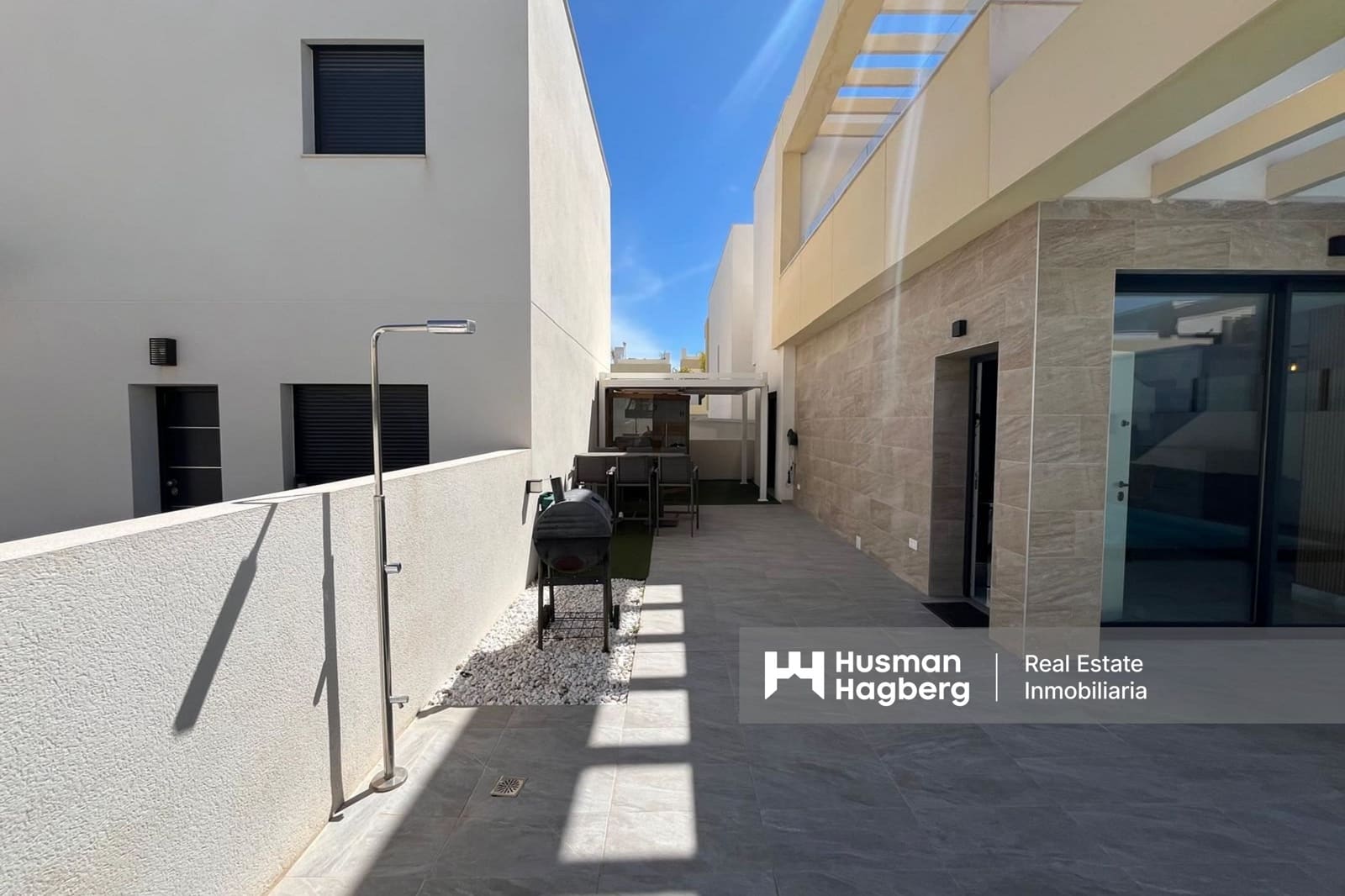 3 bedroom Villa for sale in Los Montesinos with pool - € 399,000 (Ref: 9776895)