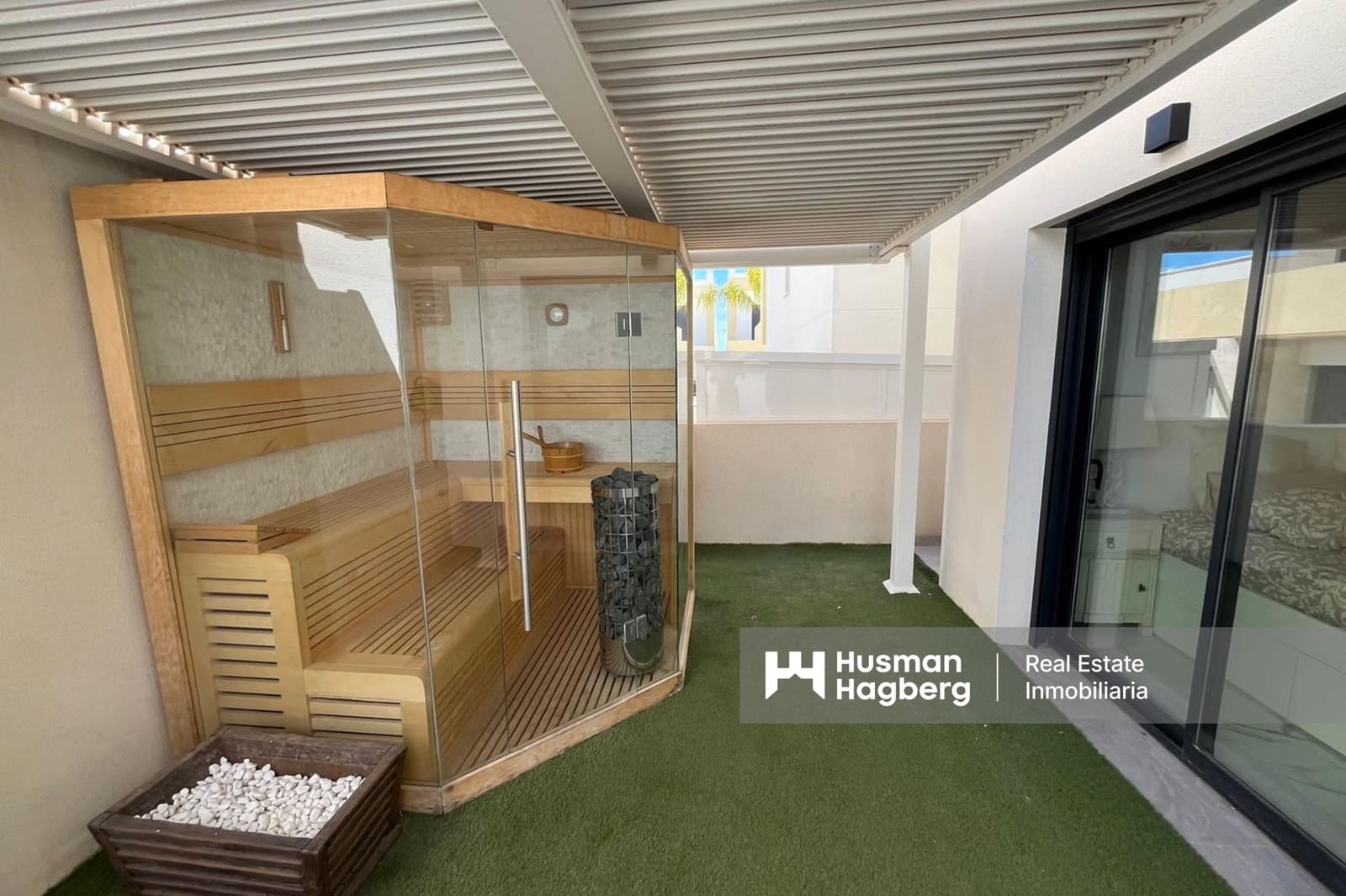 3 bedroom Villa for sale in Los Montesinos with pool - € 399,000 (Ref: 9776895)