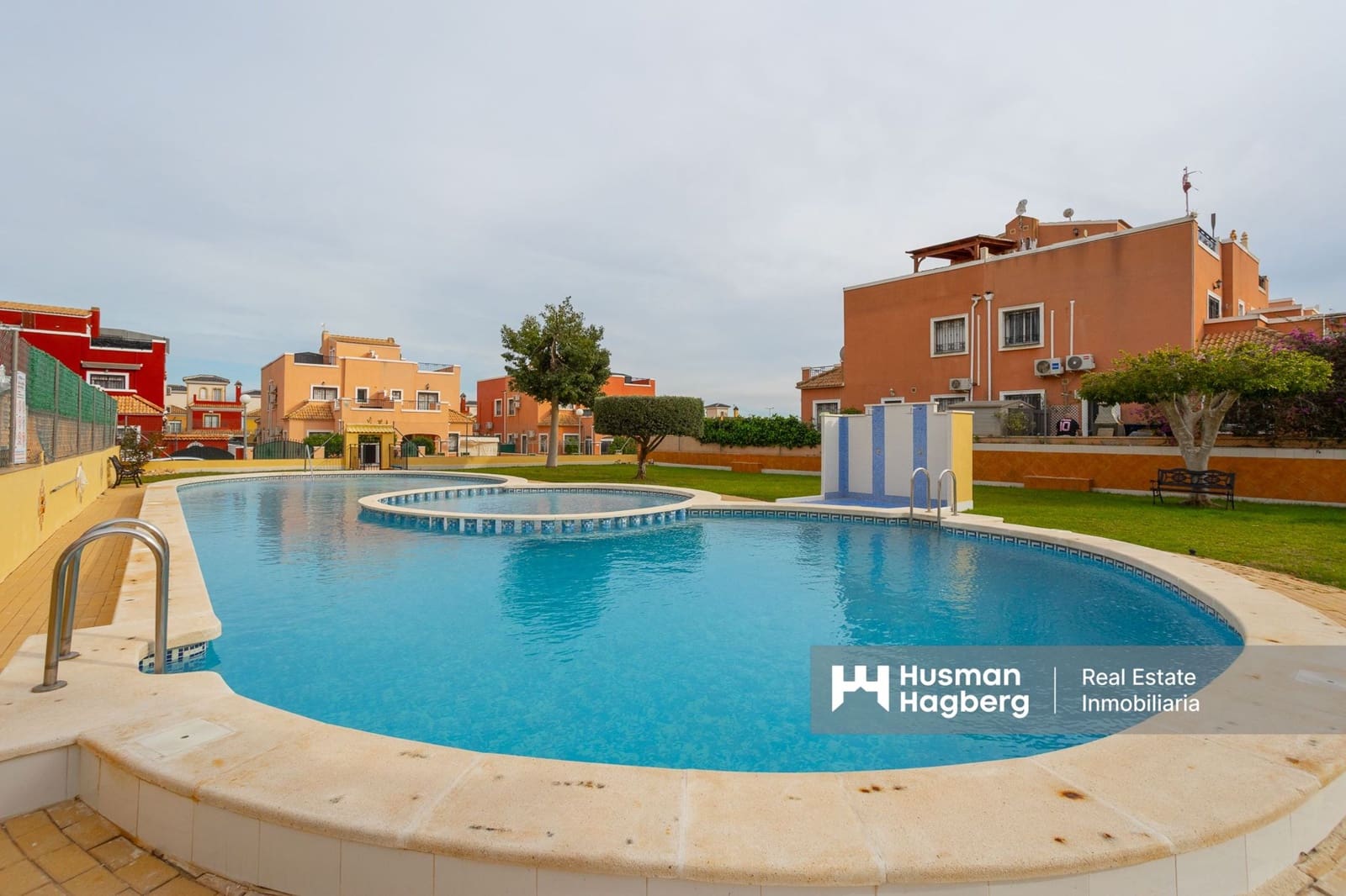 3 quarto Casa em Banda para venda em Los Montesinos com piscina - 209 900 € (Ref: 9776896)