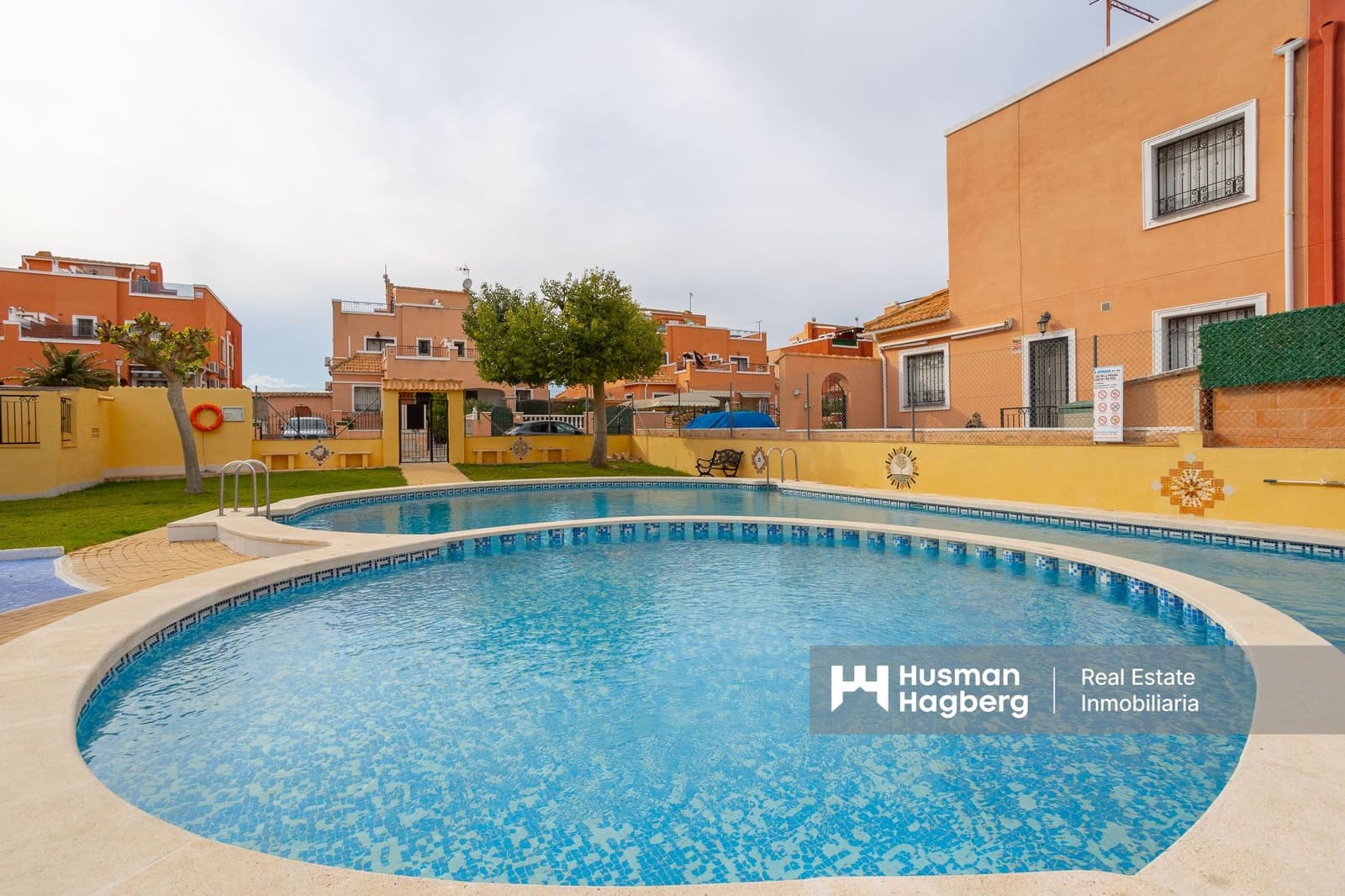 3 quarto Casa em Banda para venda em Los Montesinos com piscina - 209 900 € (Ref: 9776896)
