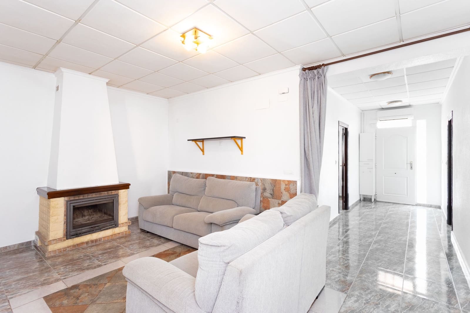 4 makuuhuone Omakotitalo myytävänä paikassa Los Montesinos mukana uima-altaan - 290 000 € (Ref: 9776897)