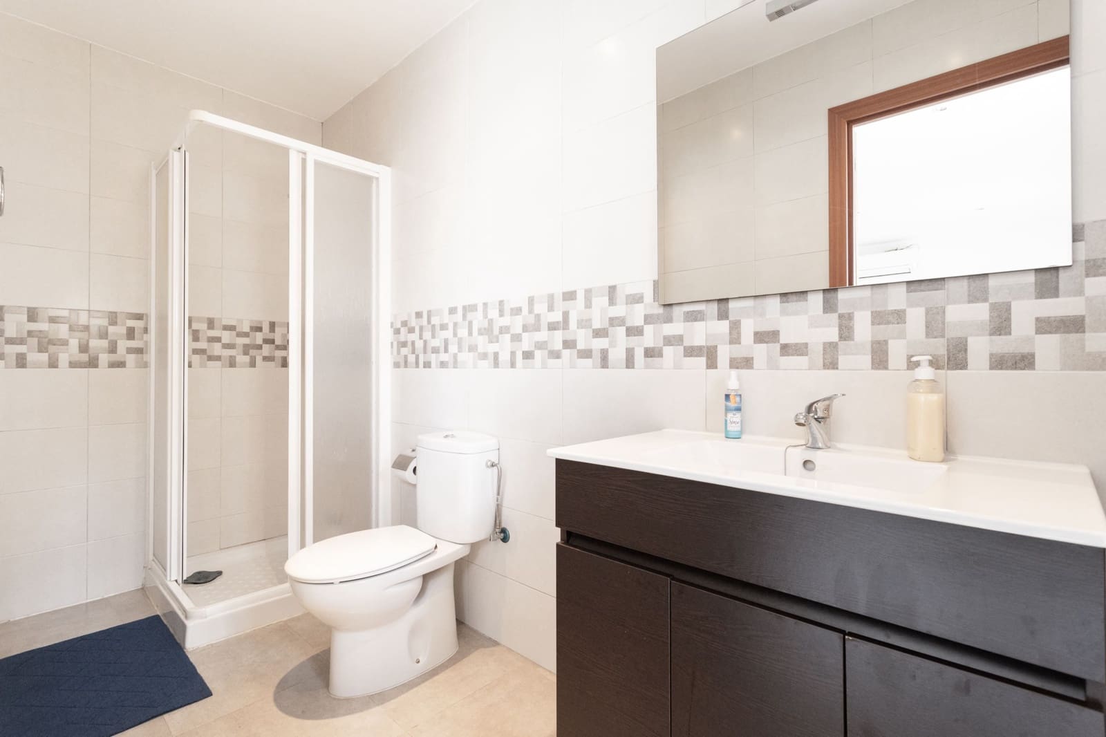 4 makuuhuone Omakotitalo myytävänä paikassa Los Montesinos mukana uima-altaan - 290 000 € (Ref: 9776897)