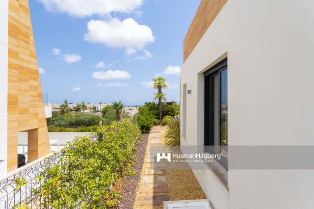 5 slaapkamer Villa te koop in Villamartin, Orihuela met zwembad - € 1.295.000 (Ref: 9789573)