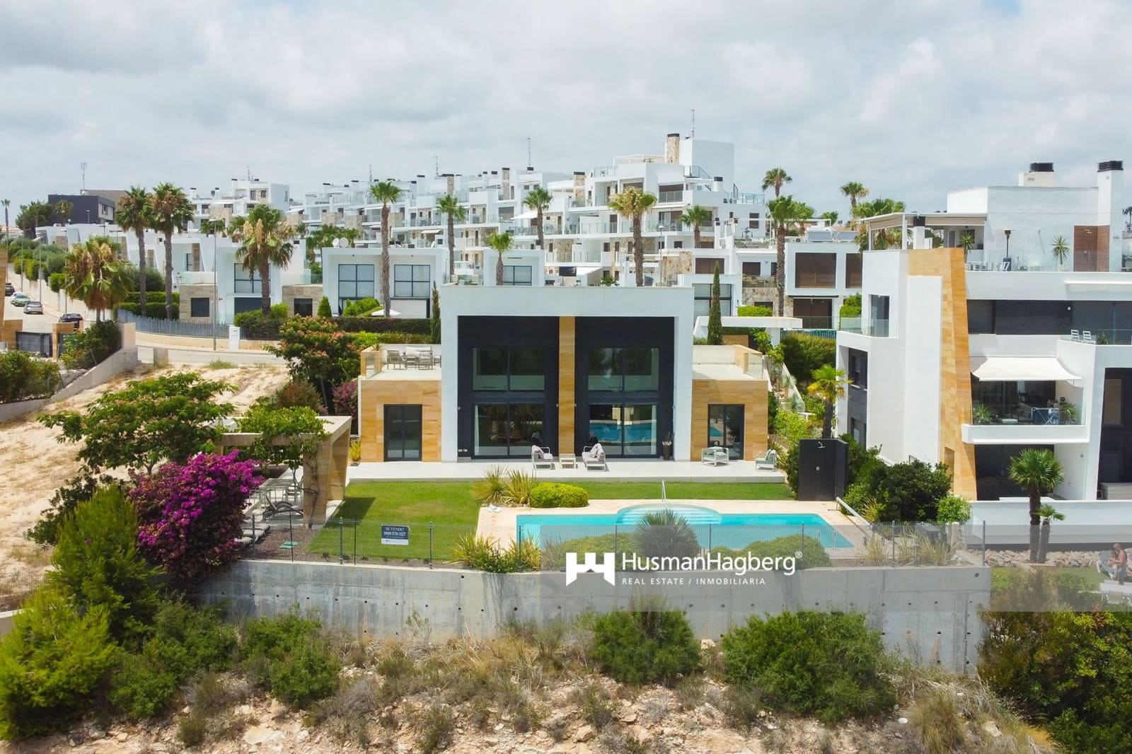 5 bedroom Villa for sale in Villamartin with pool - € 1,295,000 (Ref: 9789573)