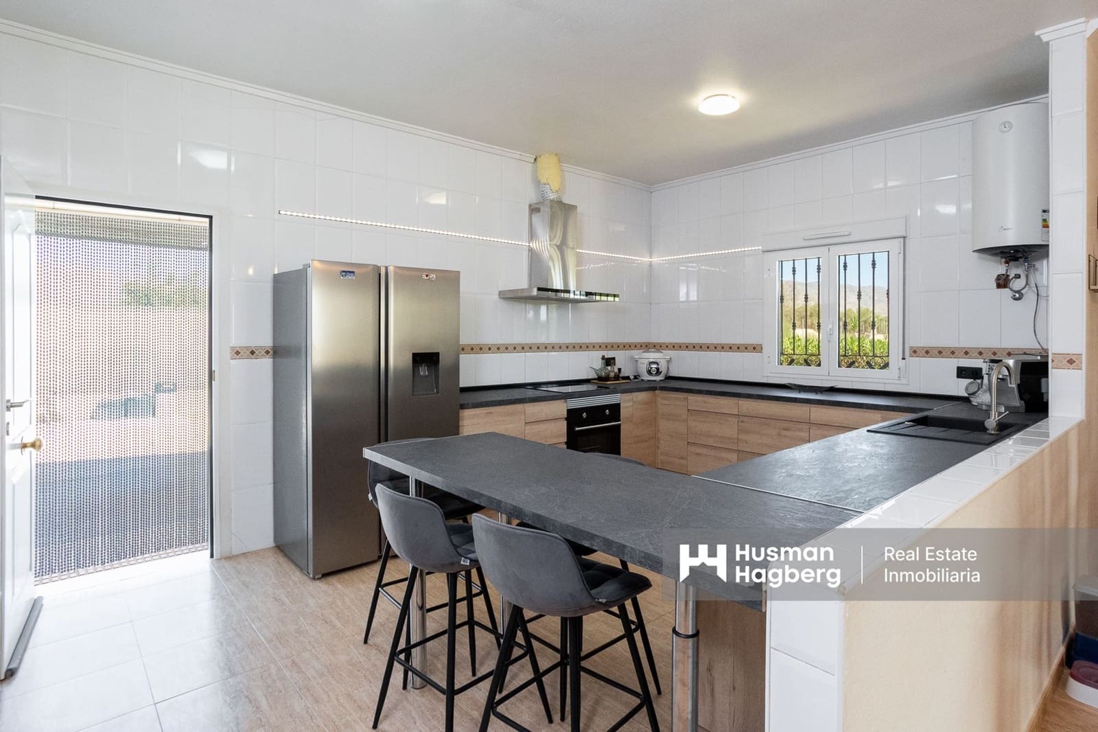 4 makuuhuone Huvila myytävänä paikassa Albatera mukana uima-altaan - 399 000 € (Ref: 9789574)