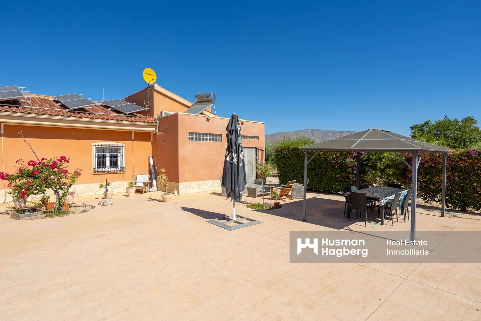 4 makuuhuone Huvila myytävänä paikassa Albatera mukana uima-altaan - 399 000 € (Ref: 9789574)