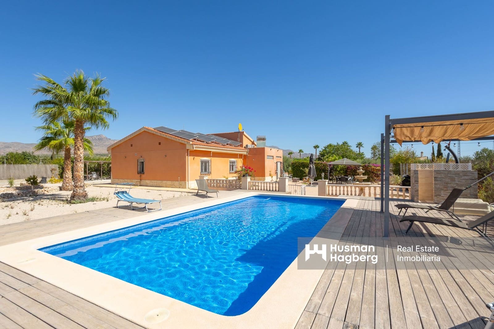 4 makuuhuone Huvila myytävänä paikassa Albatera mukana uima-altaan - 399 000 € (Ref: 9789574)