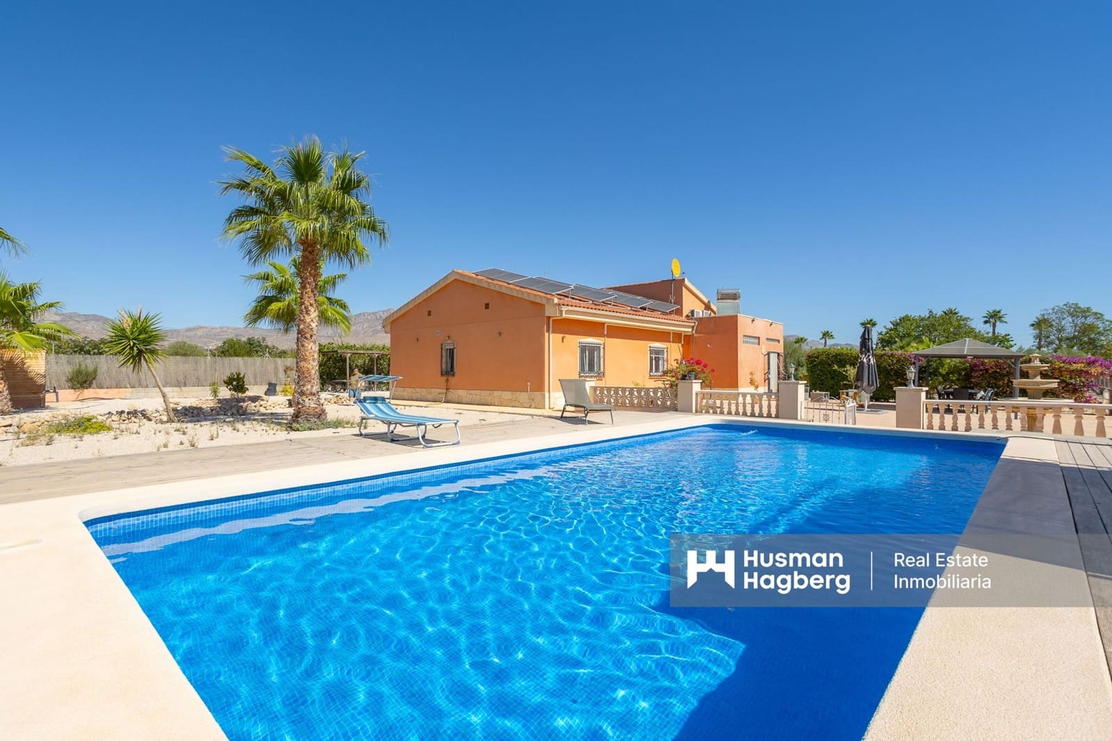 4 makuuhuone Huvila myytävänä paikassa Albatera mukana uima-altaan - 399 000 € (Ref: 9789574)