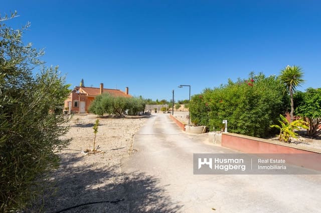 4 makuuhuone Huvila myytävänä paikassa Albatera mukana uima-altaan - 399 000 € (Ref: 9789574)