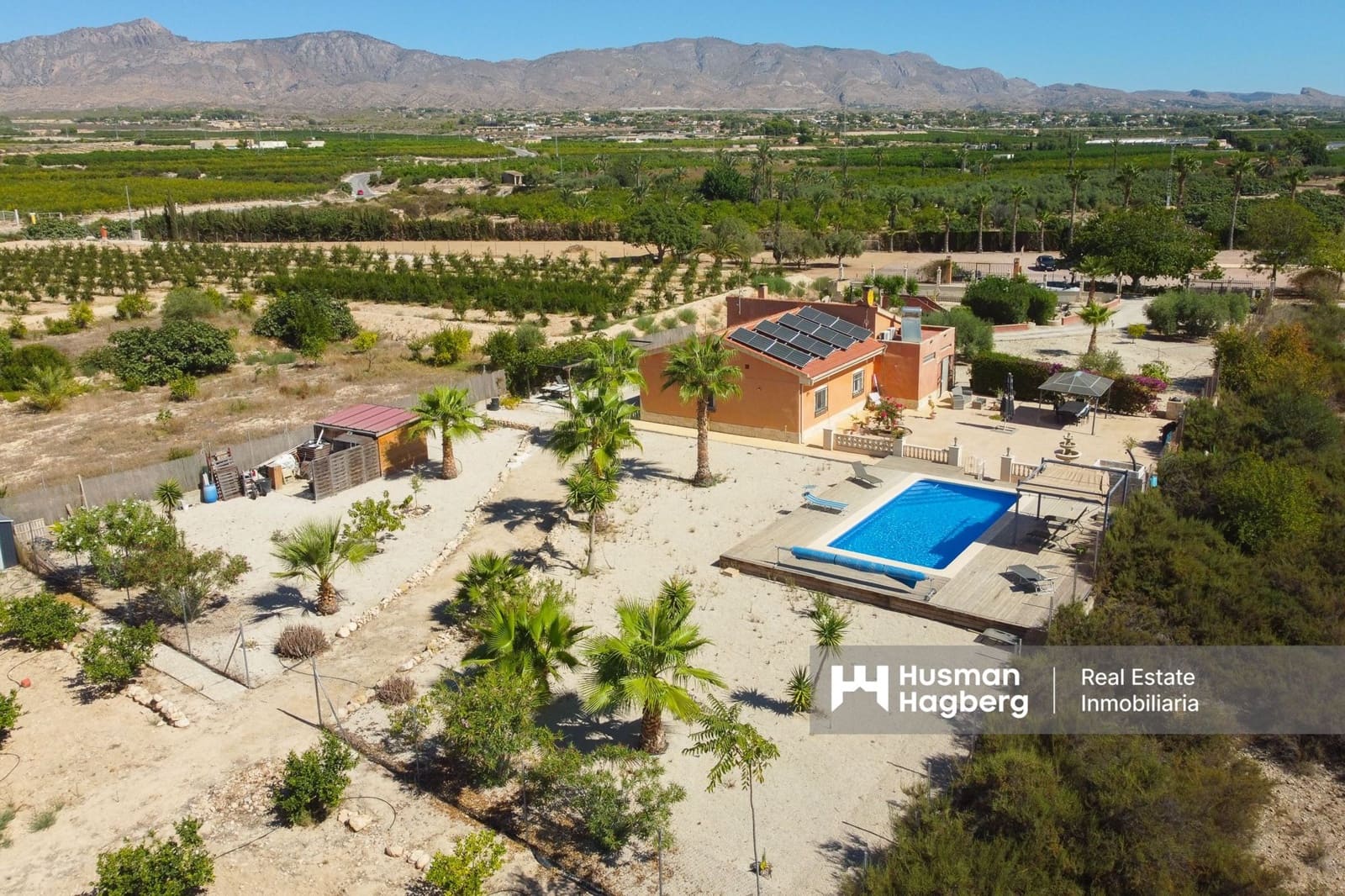 4 makuuhuone Huvila myytävänä paikassa Albatera mukana uima-altaan - 399 000 € (Ref: 9789574)