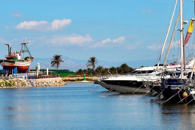 2 sypialnia Apartament na sprzedaż w Puerto Deportivo, Guardamar del Segura z basenem - 245 000 € (Ref: 9789576)