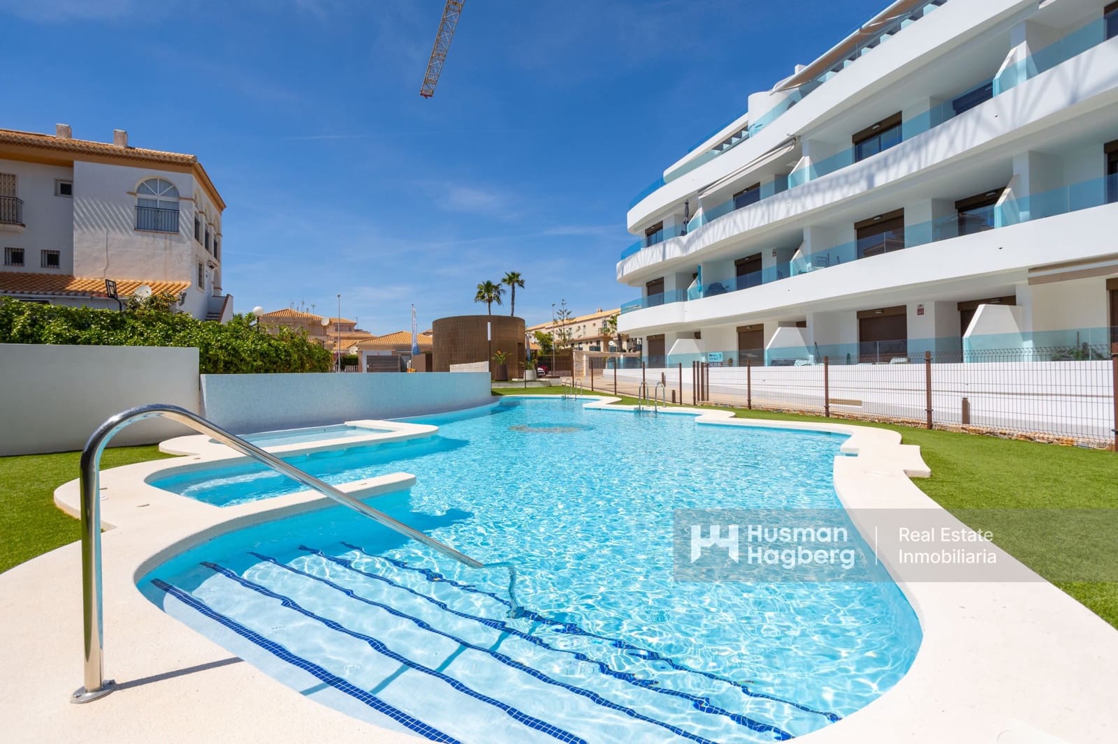 2 soveværelse Lejlighed til salg i Playa Flamenca med swimmingpool - € 399.000 (Ref: 9789842)