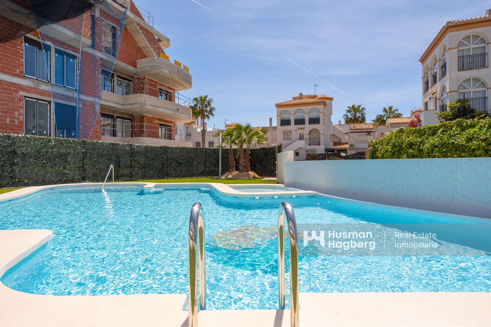 2 soveværelse Lejlighed til salg i Playa Flamenca med swimmingpool - € 399.000 (Ref: 9789842)