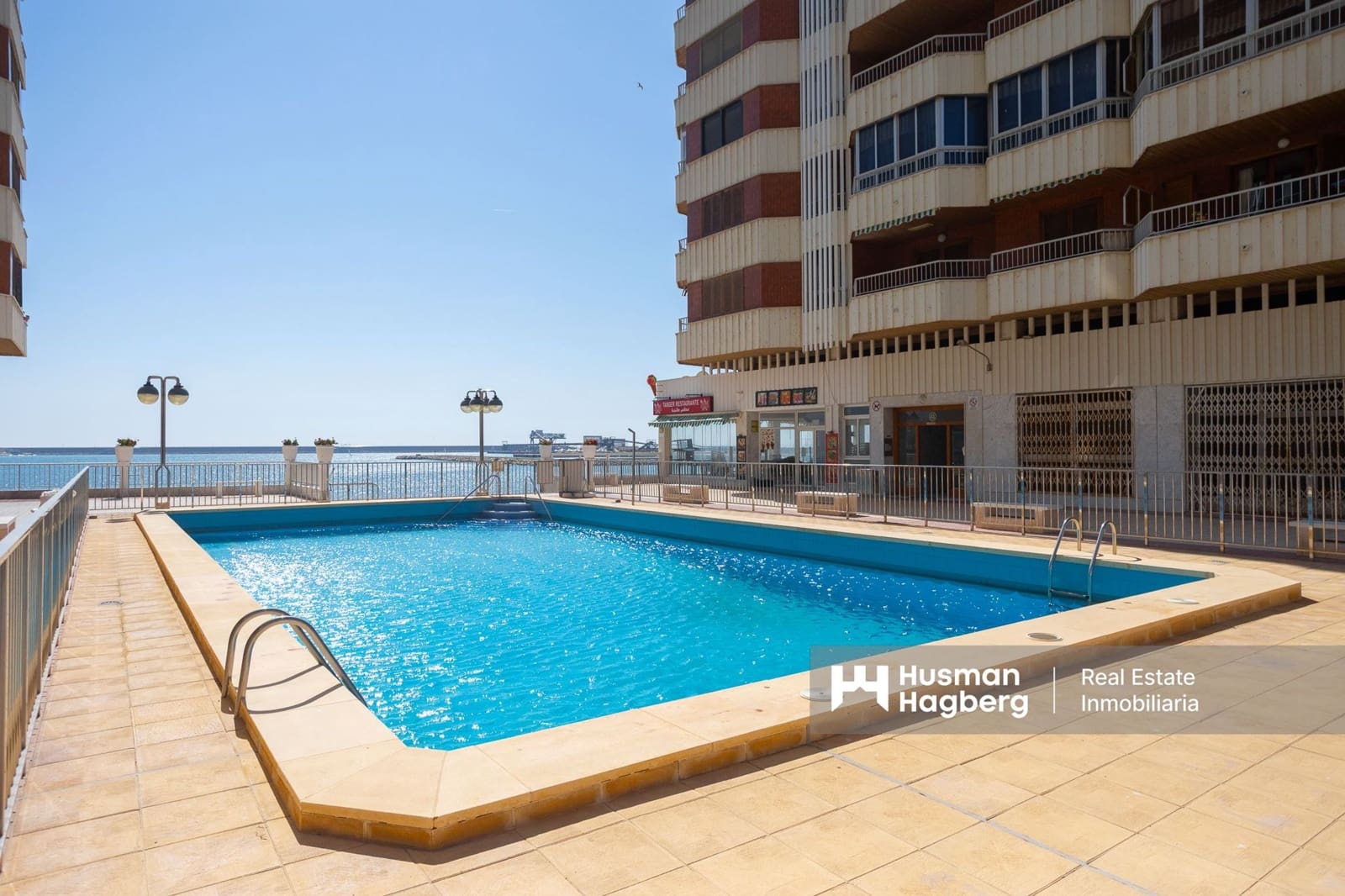 3 slaapkamer Appartement te koop in Torrevieja met zwembad - € 279.999 (Ref: 9795500)