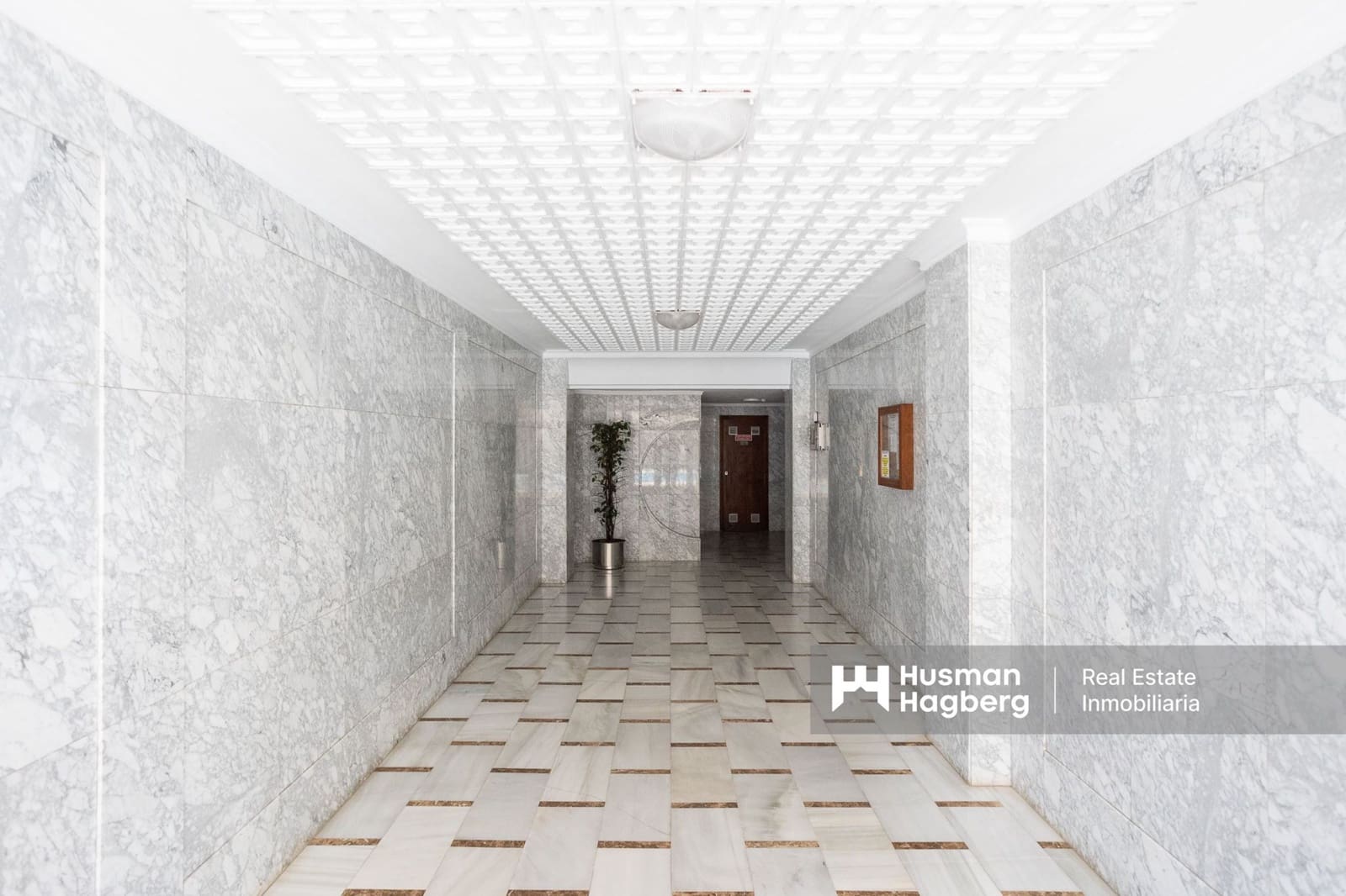 3 slaapkamer Appartement te koop in Torrevieja met zwembad - € 279.999 (Ref: 9795500)