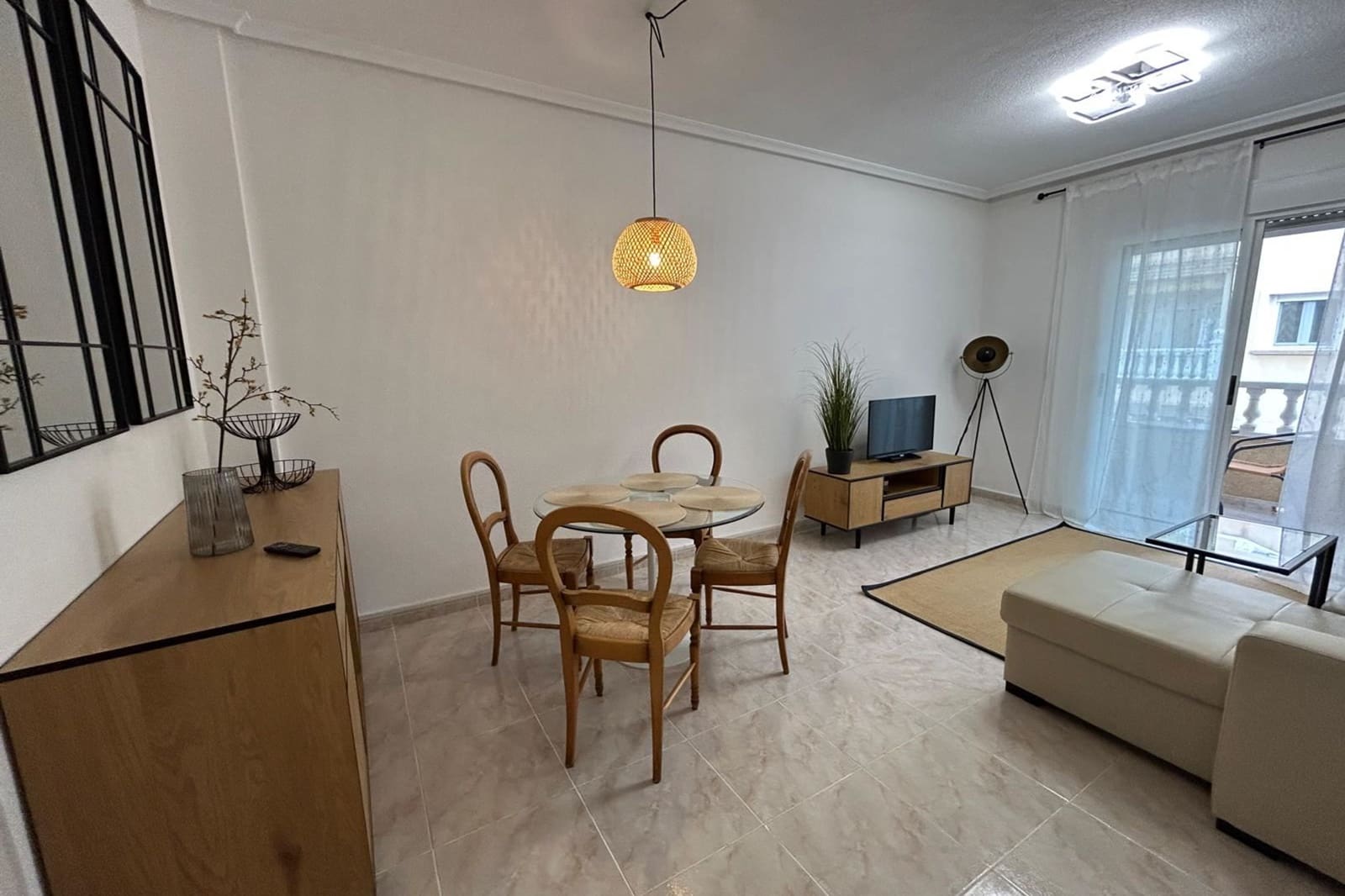 2 Zimmer Apartment zu verkaufen in Torrevieja - 198.000 € (Ref: 9806958)