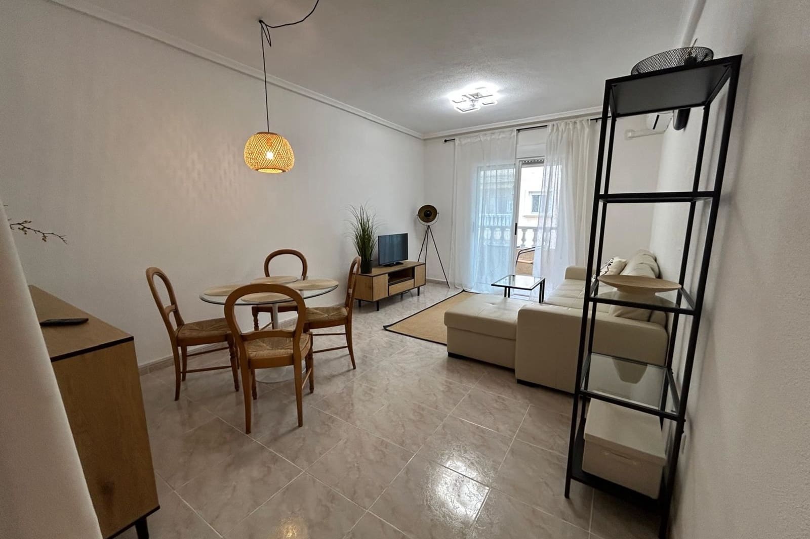 2 Zimmer Apartment zu verkaufen in Torrevieja - 198.000 € (Ref: 9806958)