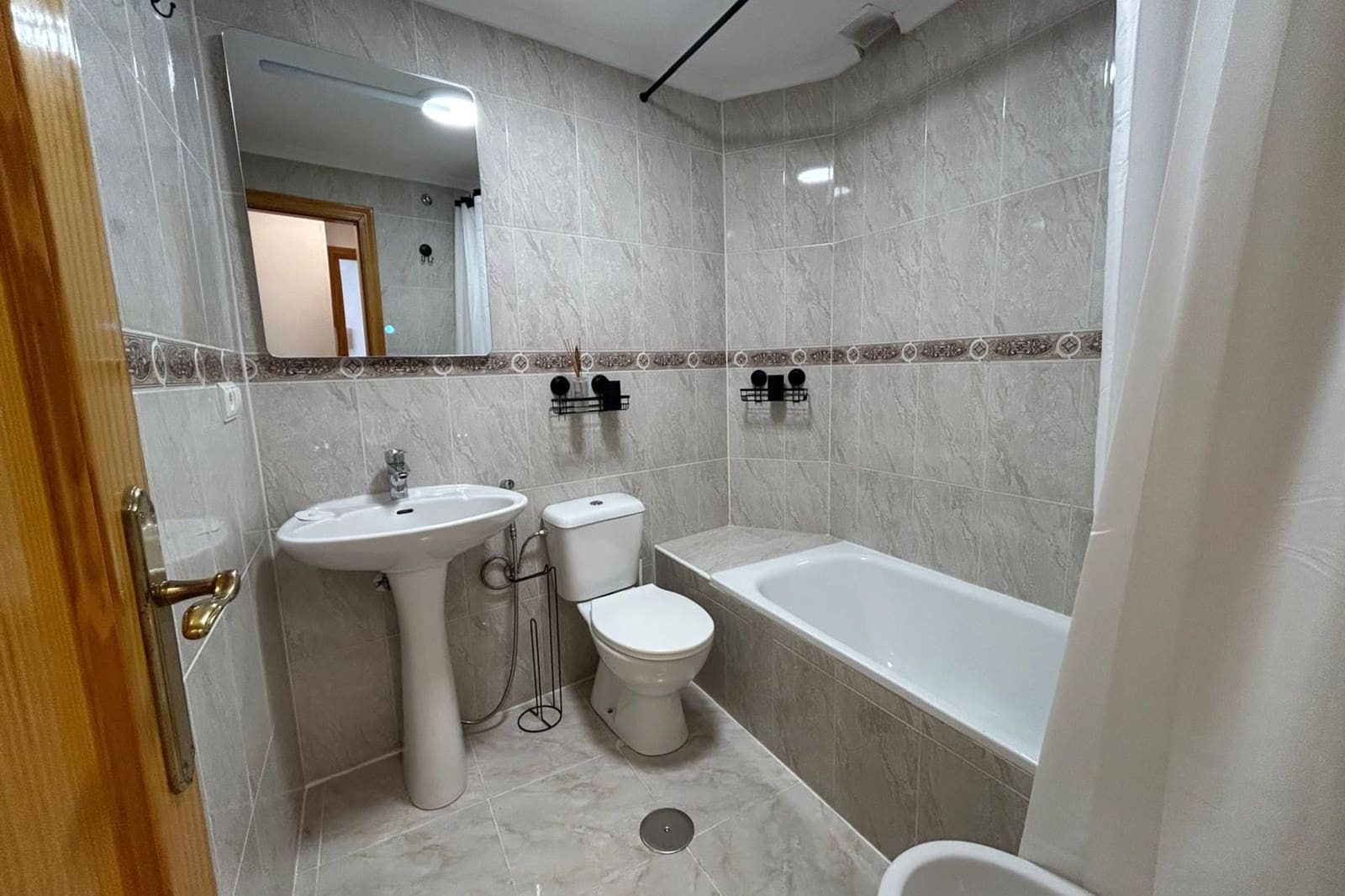 2 Zimmer Apartment zu verkaufen in Torrevieja - 198.000 € (Ref: 9806958)