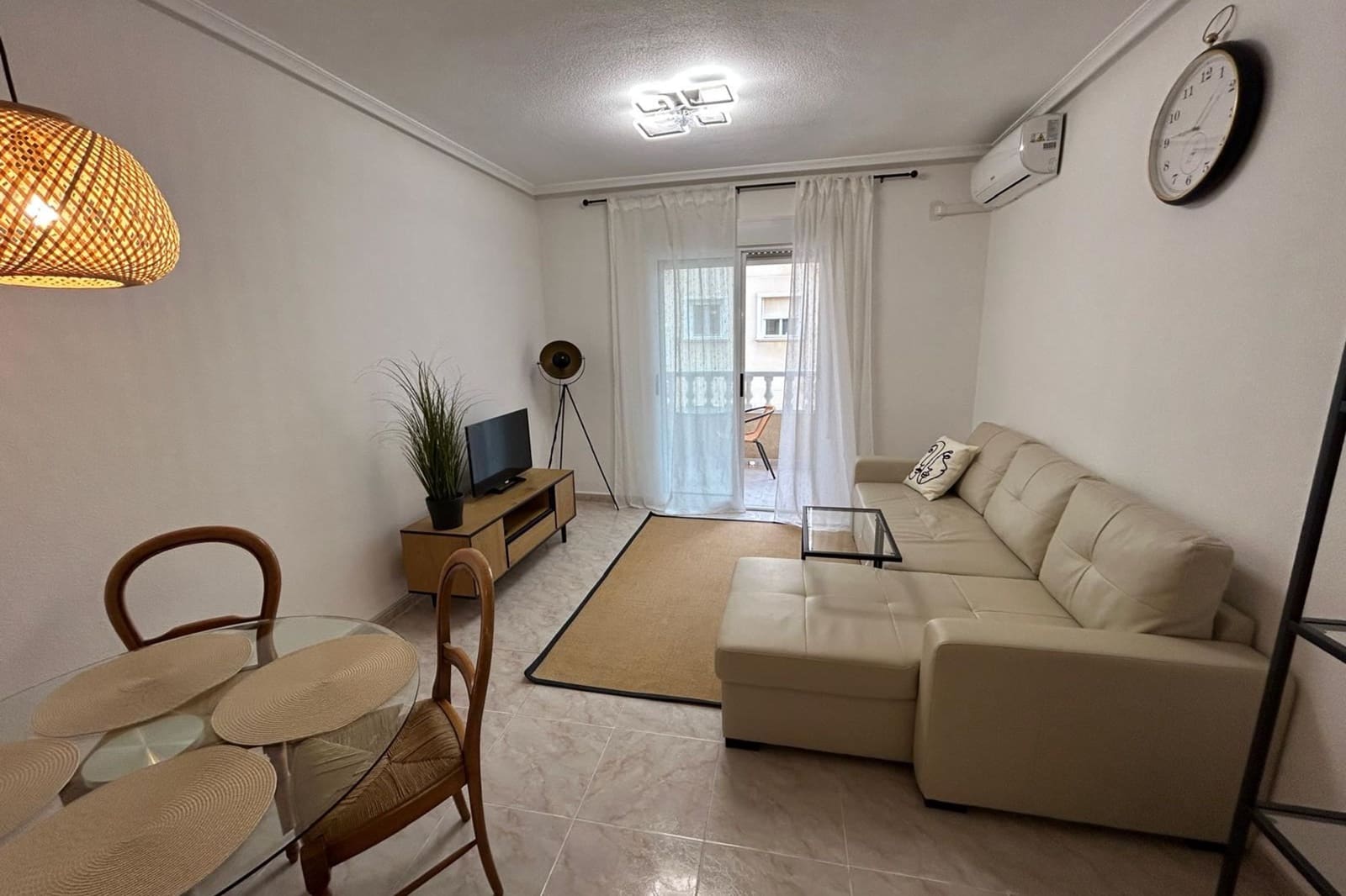 2 Zimmer Apartment zu verkaufen in Torrevieja - 198.000 € (Ref: 9806958)