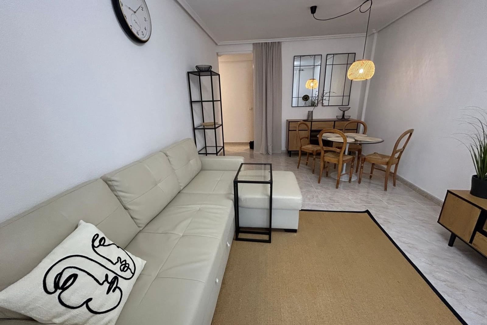 2 Zimmer Apartment zu verkaufen in Torrevieja - 198.000 € (Ref: 9806958)