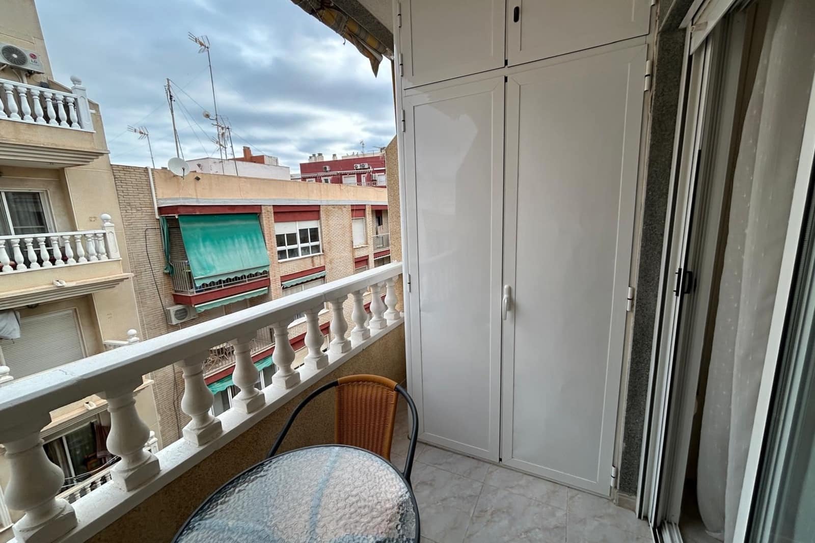 2 Zimmer Apartment zu verkaufen in Torrevieja - 198.000 € (Ref: 9806958)