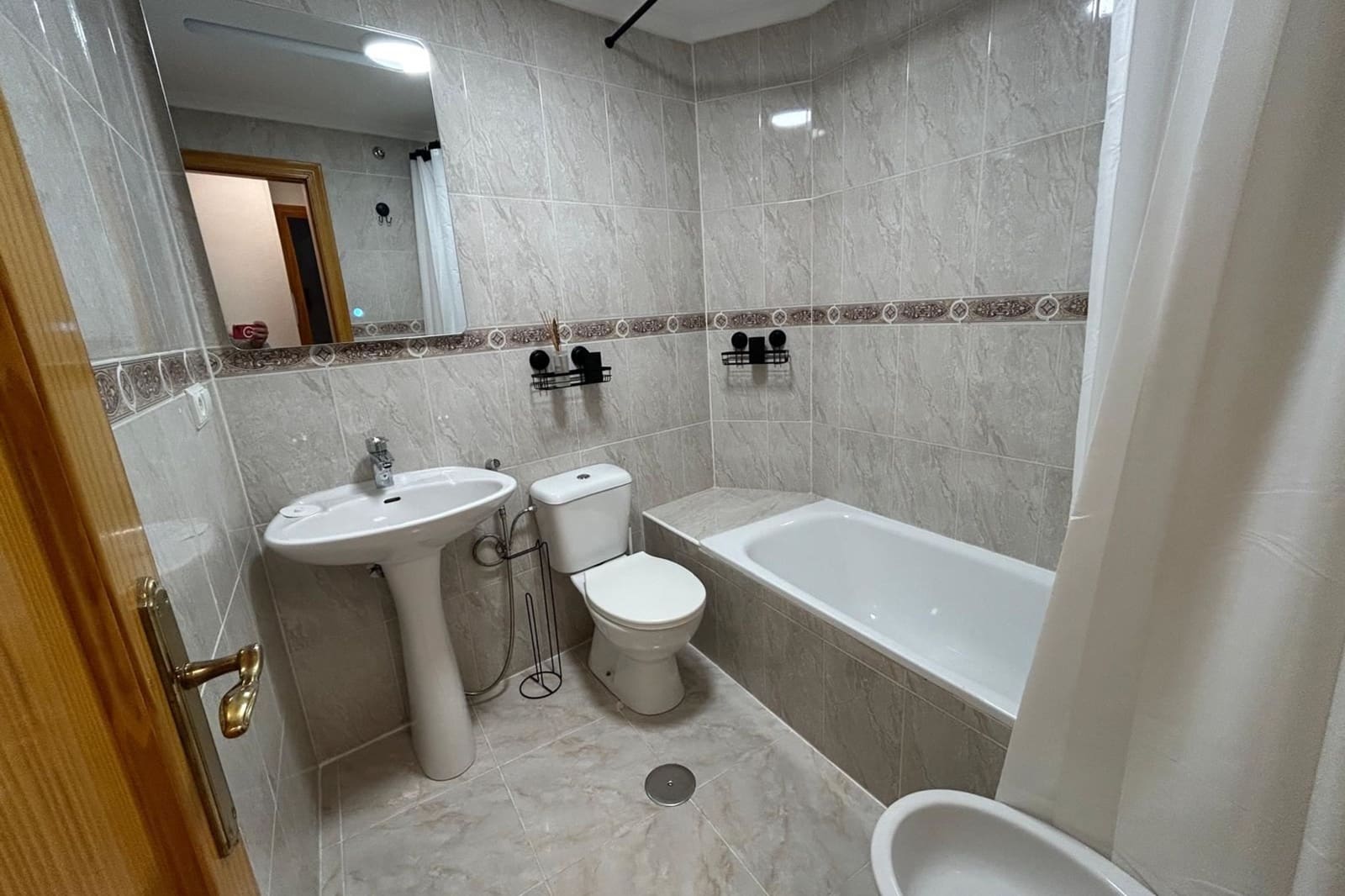 2 Zimmer Apartment zu verkaufen in Torrevieja - 198.000 € (Ref: 9806958)