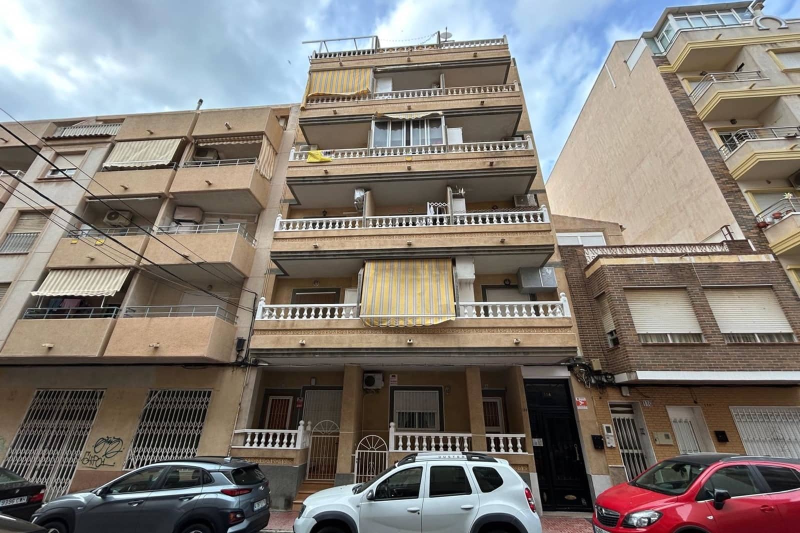 2 Zimmer Apartment zu verkaufen in Torrevieja - 198.000 € (Ref: 9806958)