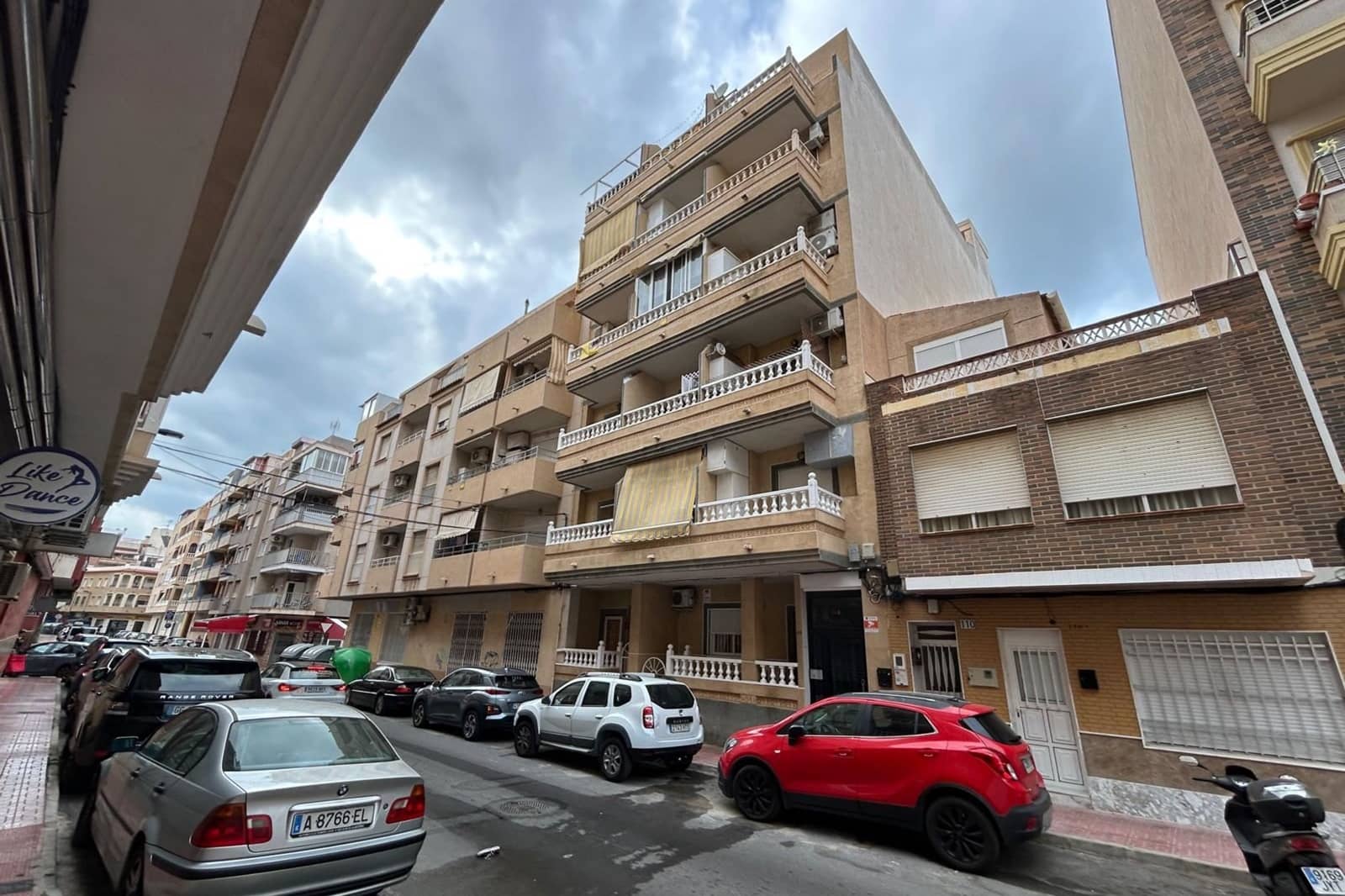 2 Zimmer Apartment zu verkaufen in Torrevieja - 198.000 € (Ref: 9806958)