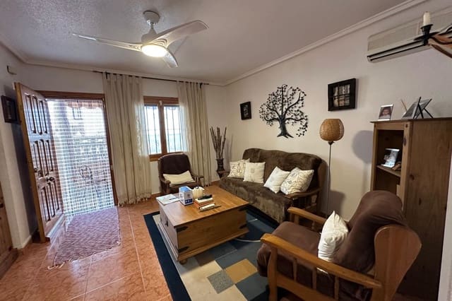 3 soveværelse Byhus til salg i Playa Flamenca, Orihuela med swimmingpool - € 215.000 (Ref: 9809791)