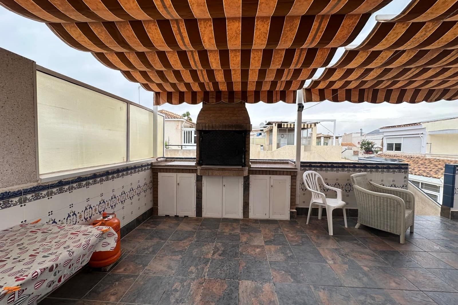 3 soveværelse Byhus til salg i Playa Flamenca med swimmingpool - € 215.000 (Ref: 9809791)
