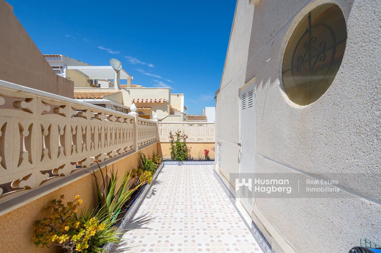 3 bedroom Townhouse for sale in Playa Flamenca with pool - € 215,000 (Ref: 9809791)