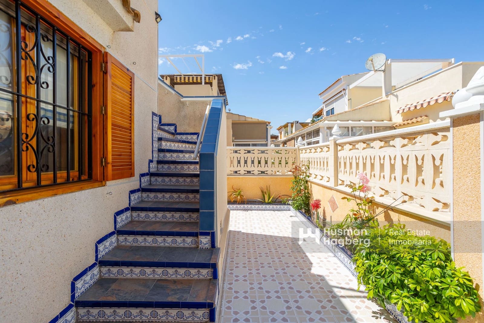 3 bedroom Townhouse for sale in Playa Flamenca with pool - € 215,000 (Ref: 9809791)