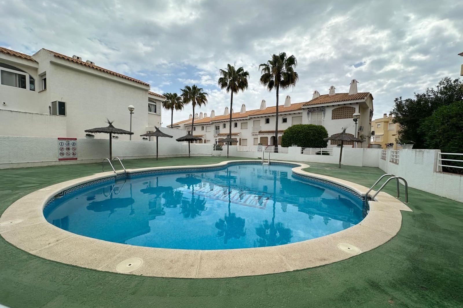 3 soverom Hus til salgs i Campoamor med svømmebasseng - € 369 900 (Ref: 9818463)