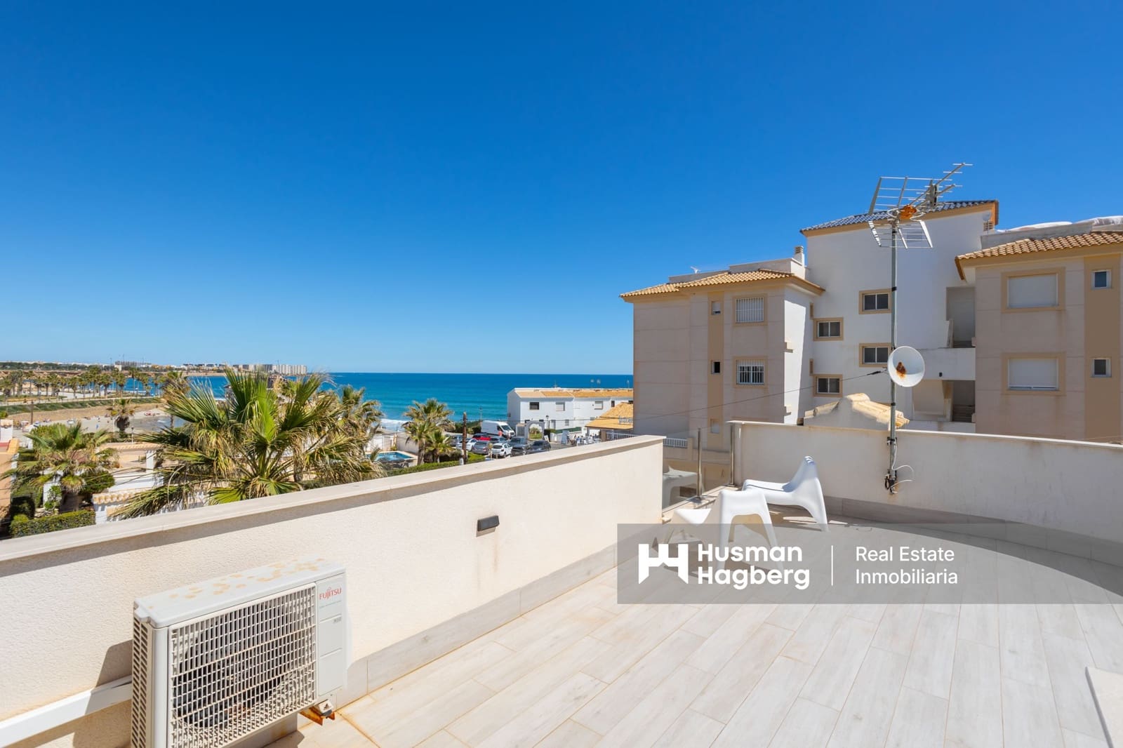 3 soveværelse Villa til salg i Playa Flamenca med swimmingpool - € 940.000 (Ref: 9826797)