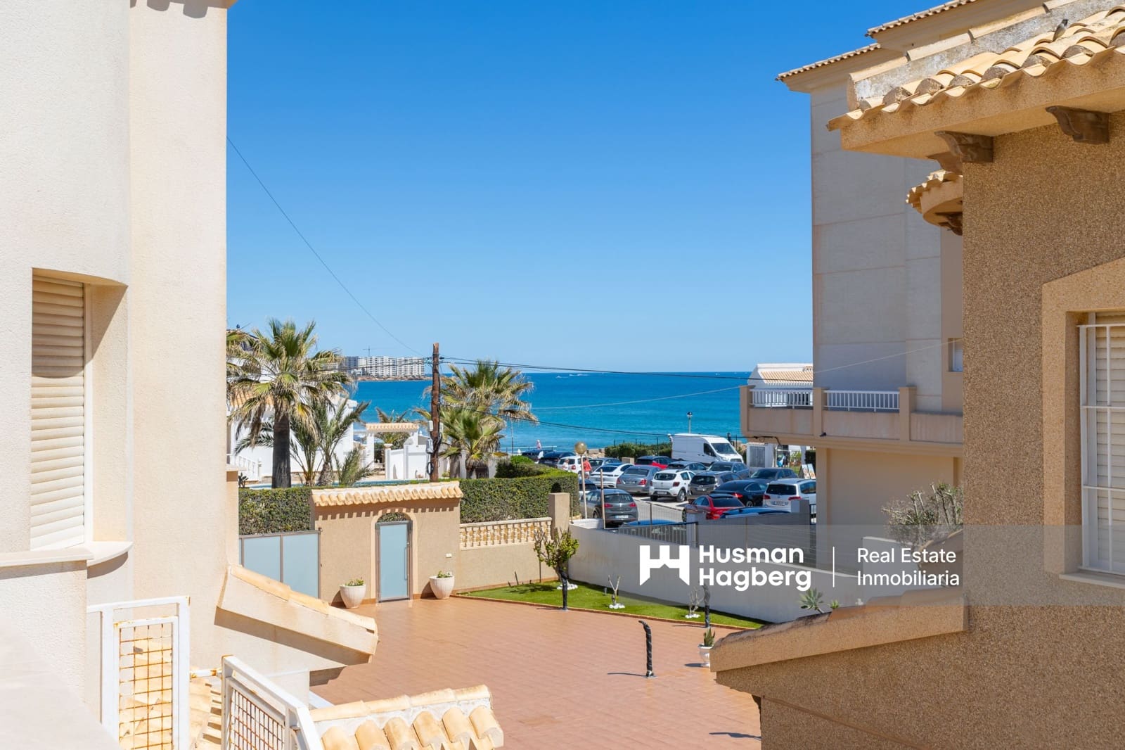 3 soveværelse Villa til salg i Playa Flamenca med swimmingpool - € 940.000 (Ref: 9826797)