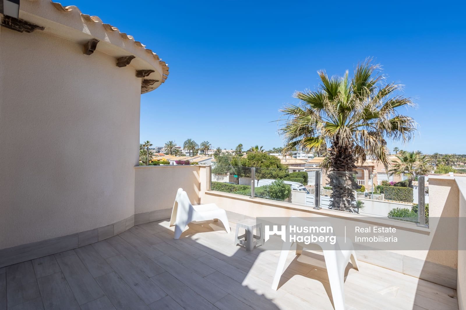 3 soveværelse Villa til salg i Playa Flamenca med swimmingpool - € 940.000 (Ref: 9826797)