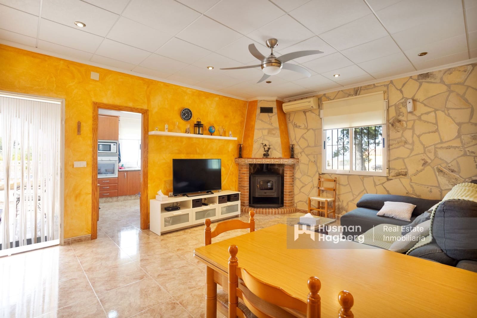5 bedroom Villa for sale in Alicante / Alacant city with pool - € 280,000 (Ref: 9827331)