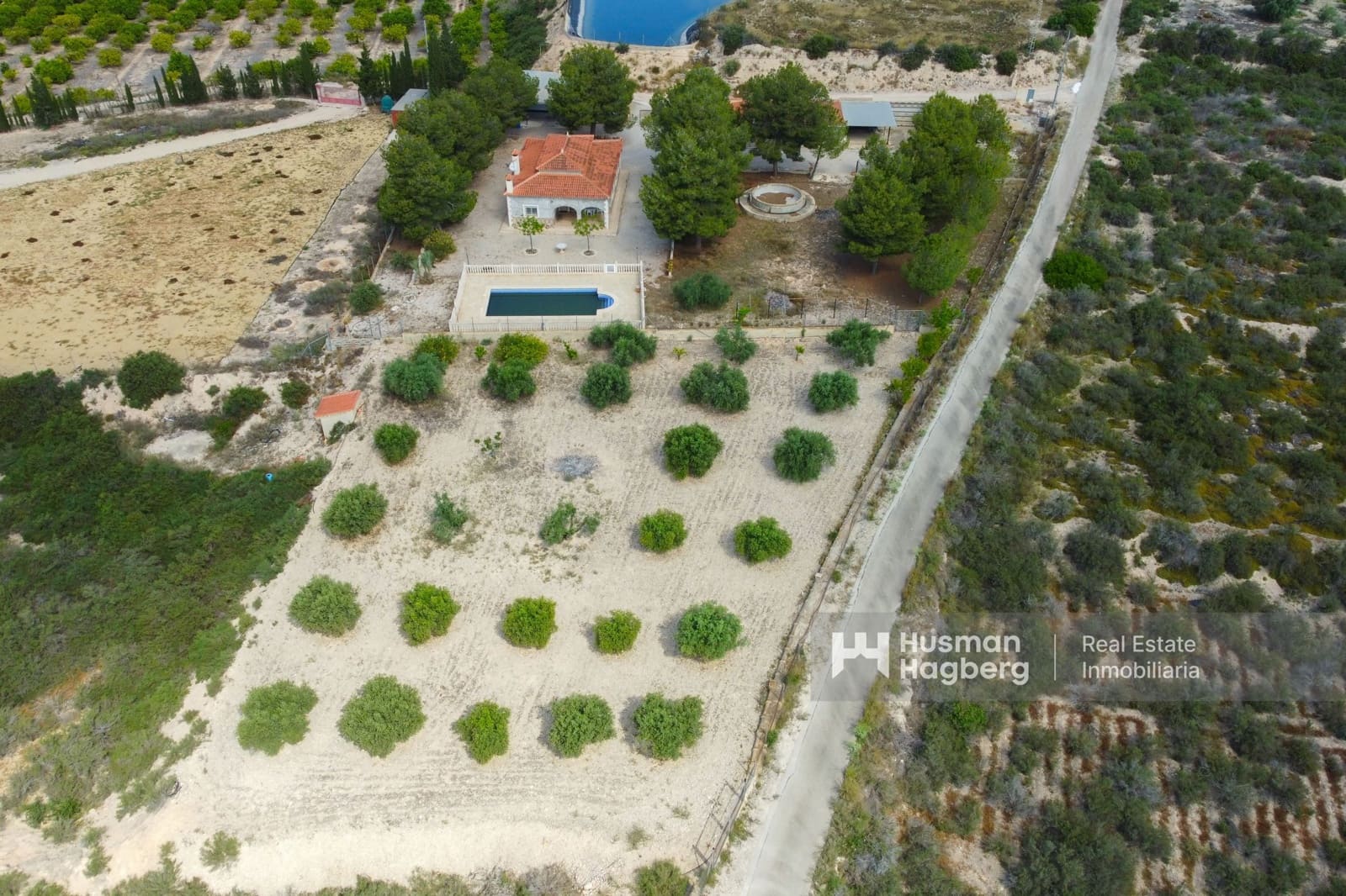 5 bedroom Villa for sale in Alicante / Alacant city with pool - € 280,000 (Ref: 9827331)