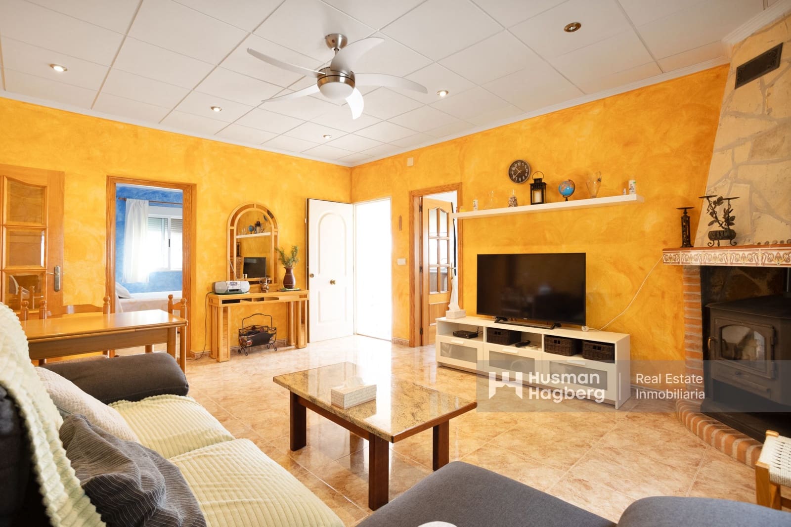 5 bedroom Villa for sale in Alicante / Alacant city with pool - € 280,000 (Ref: 9827331)