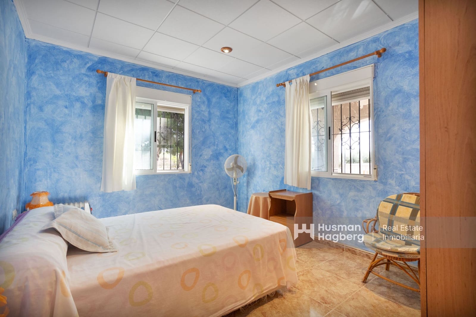 5 bedroom Villa for sale in Alicante / Alacant city with pool - € 280,000 (Ref: 9827331)
