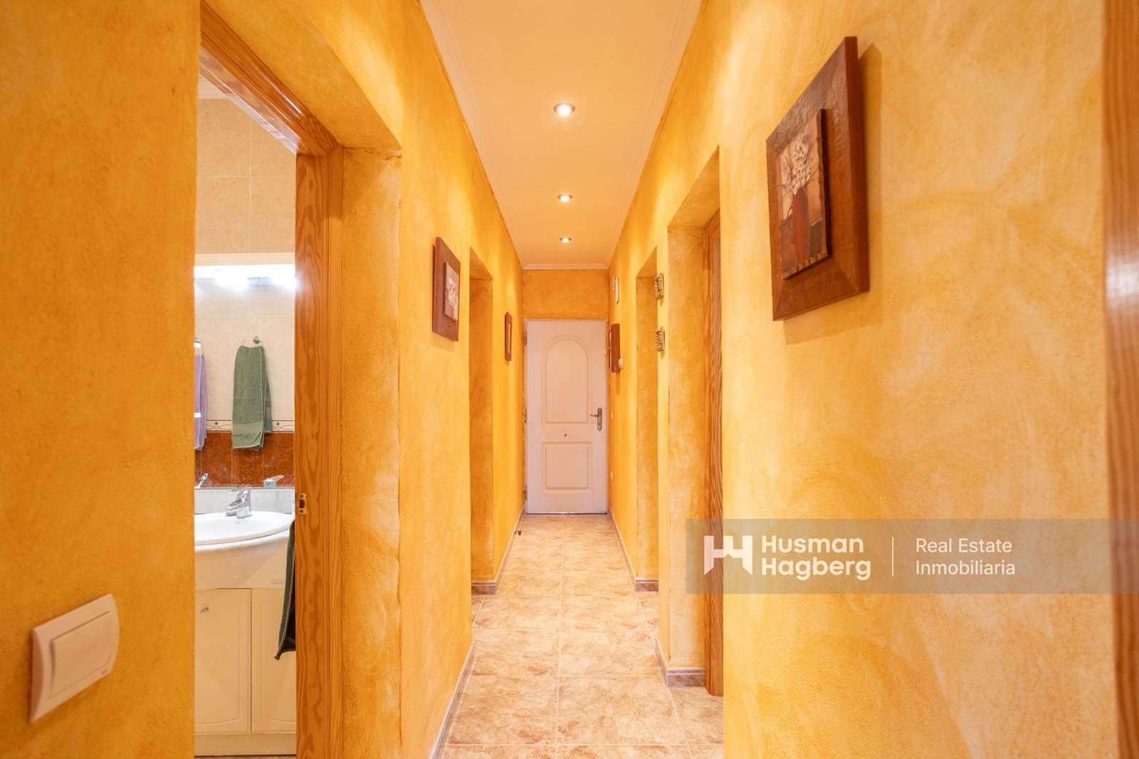 5 bedroom Villa for sale in Alicante / Alacant city with pool - € 280,000 (Ref: 9827331)