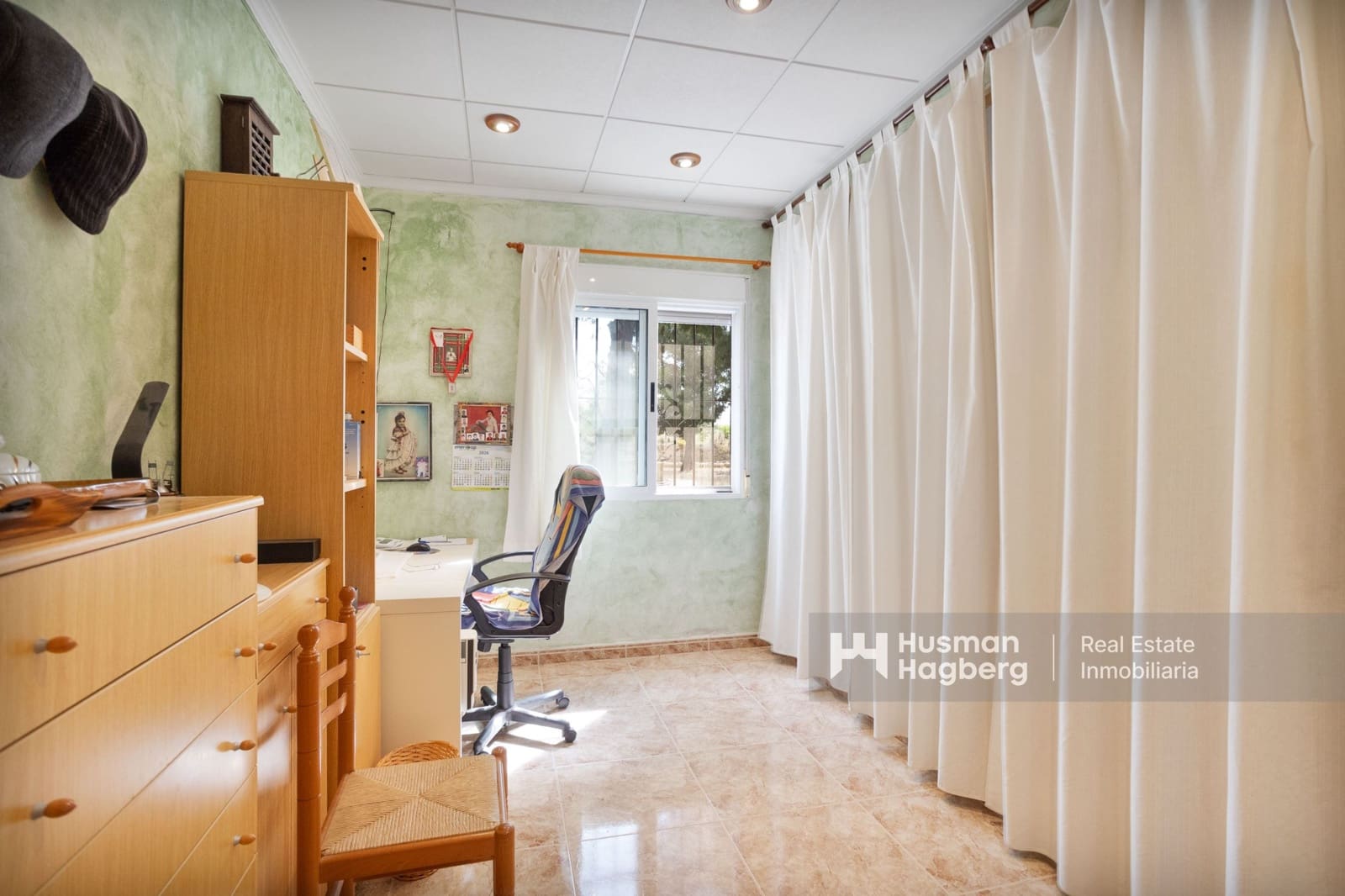 5 bedroom Villa for sale in Alicante / Alacant city with pool - € 280,000 (Ref: 9827331)