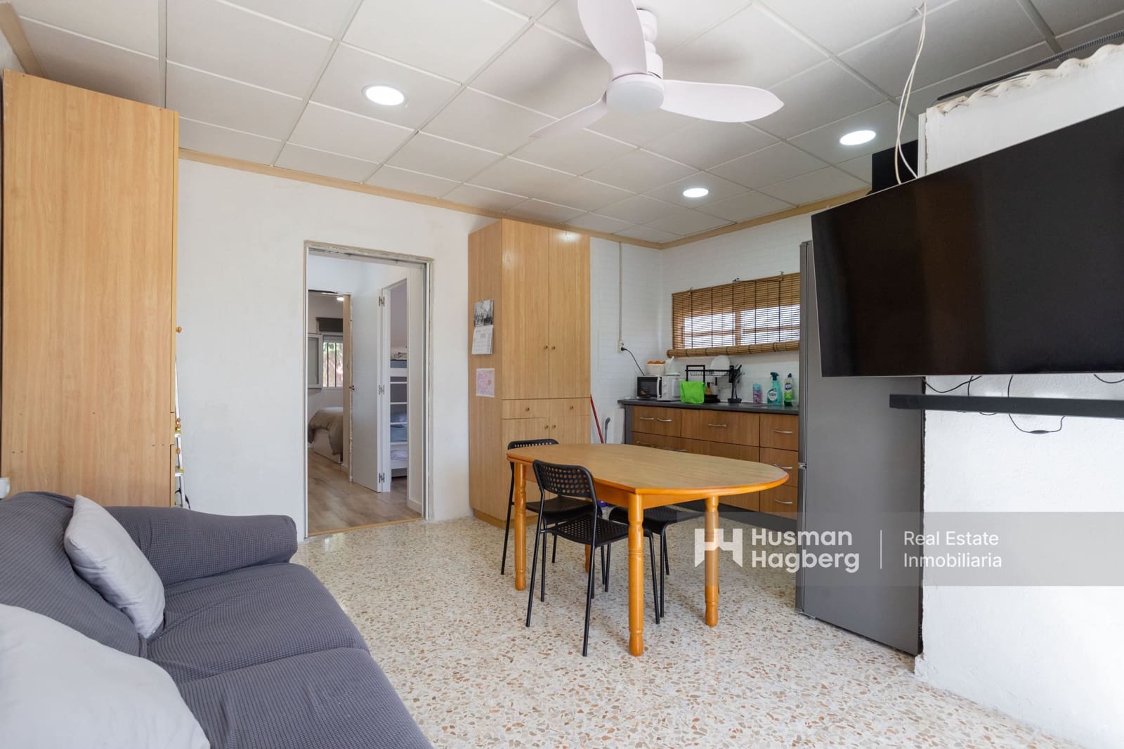 5 bedroom Villa for sale in Alicante / Alacant city with pool - € 280,000 (Ref: 9827331)