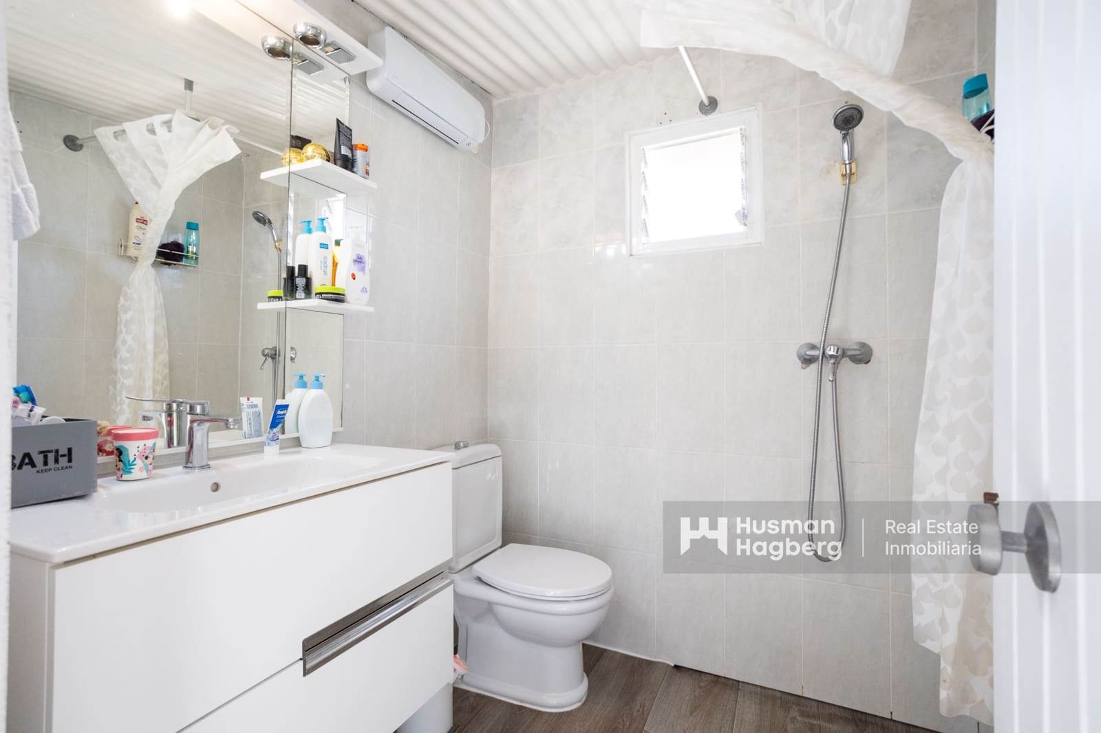 5 bedroom Villa for sale in Alicante / Alacant city with pool - € 280,000 (Ref: 9827331)