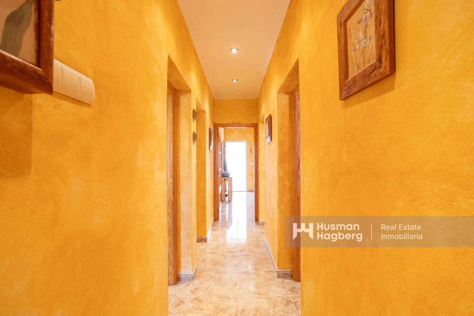 5 bedroom Villa for sale in Alicante / Alacant city with pool - € 280,000 (Ref: 9827331)
