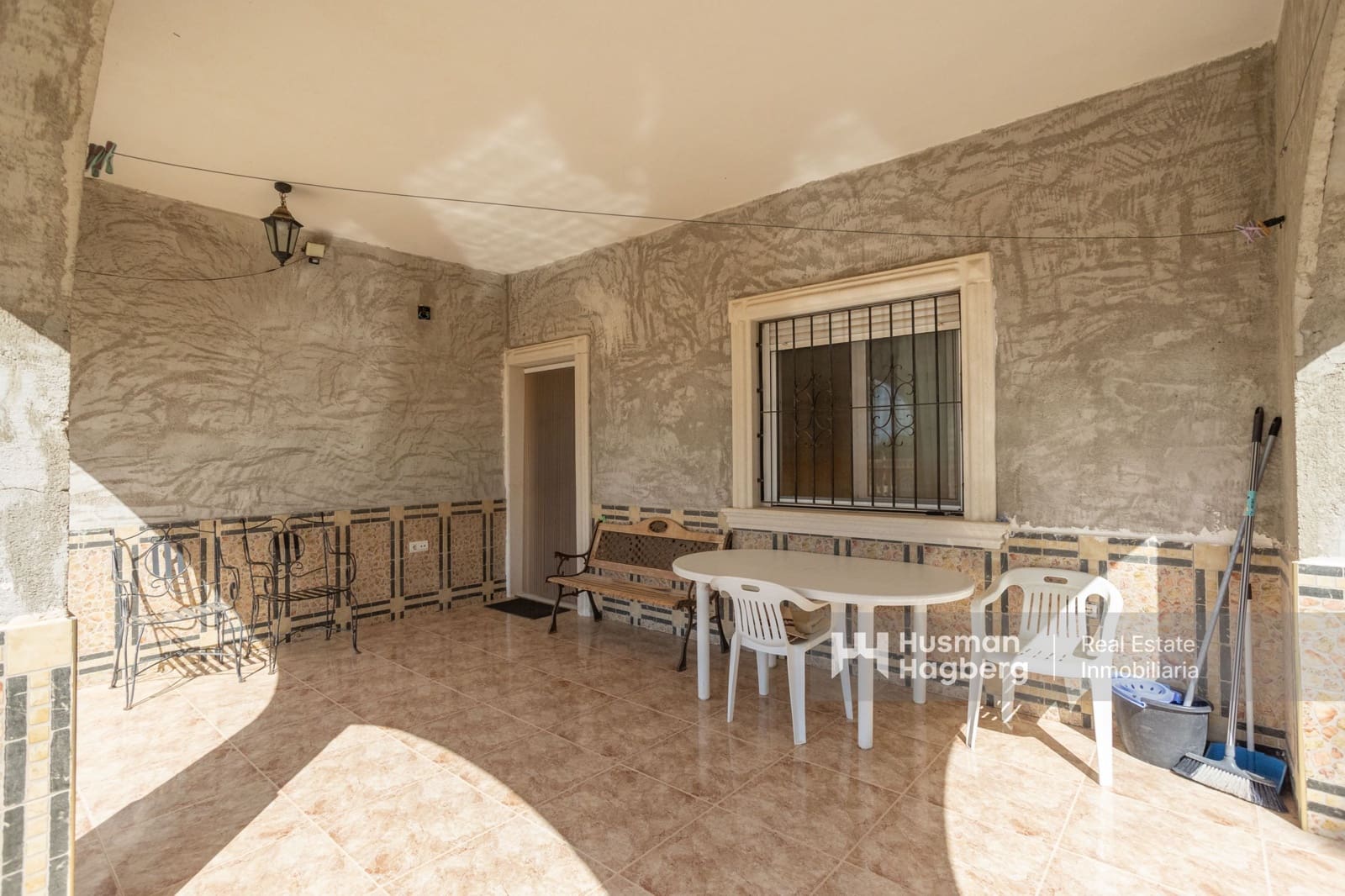 5 bedroom Villa for sale in Alicante / Alacant city with pool - € 280,000 (Ref: 9827331)
